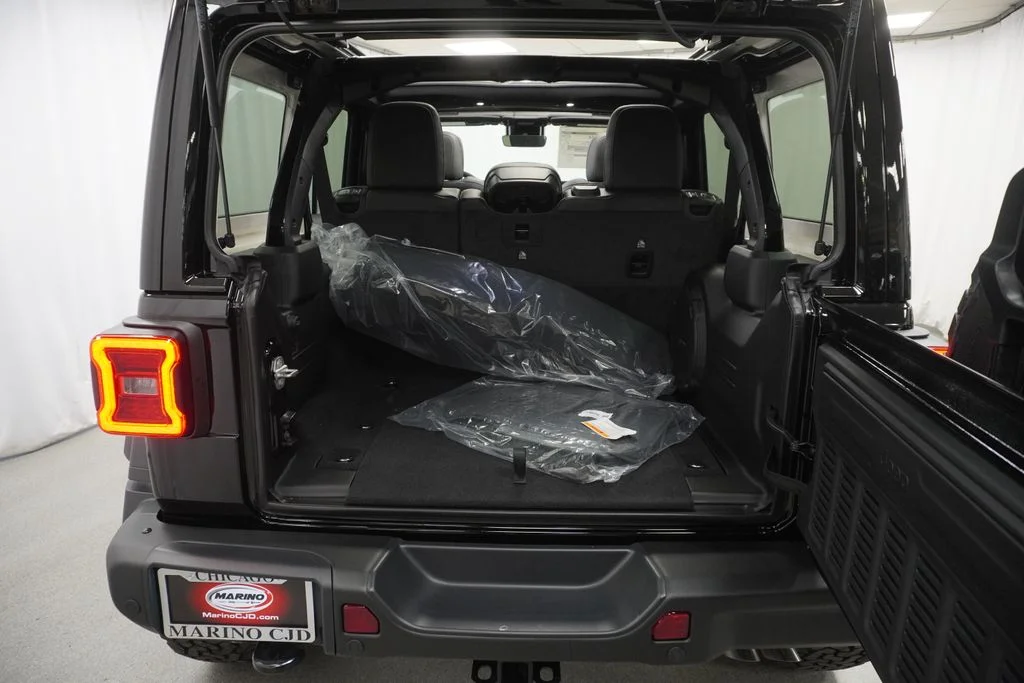 New 2026 Black Clear-Coat Exterior Paint Jeep Moab 392 image 31