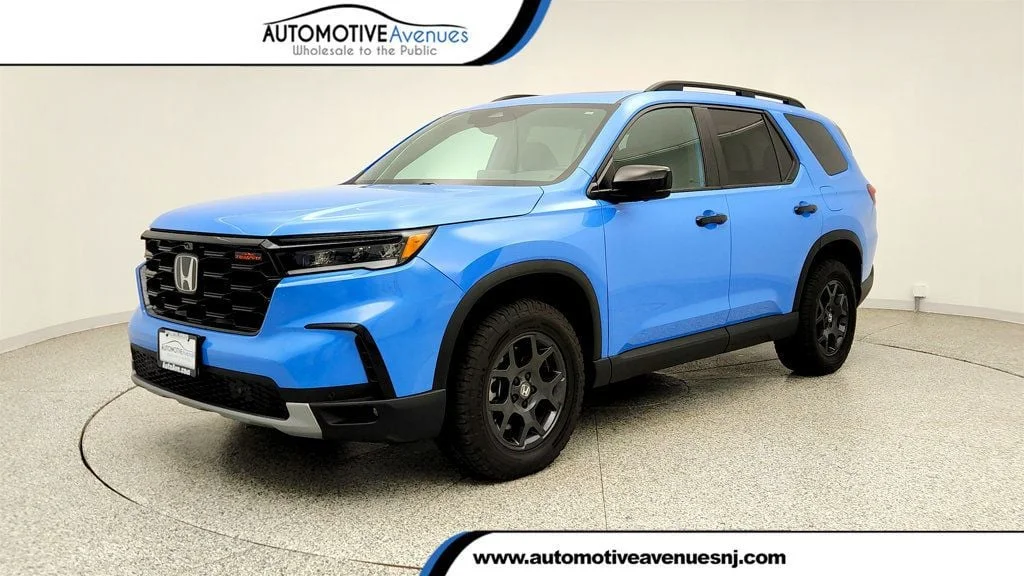 2025 Honda Pilot TrailSport AWD's photo