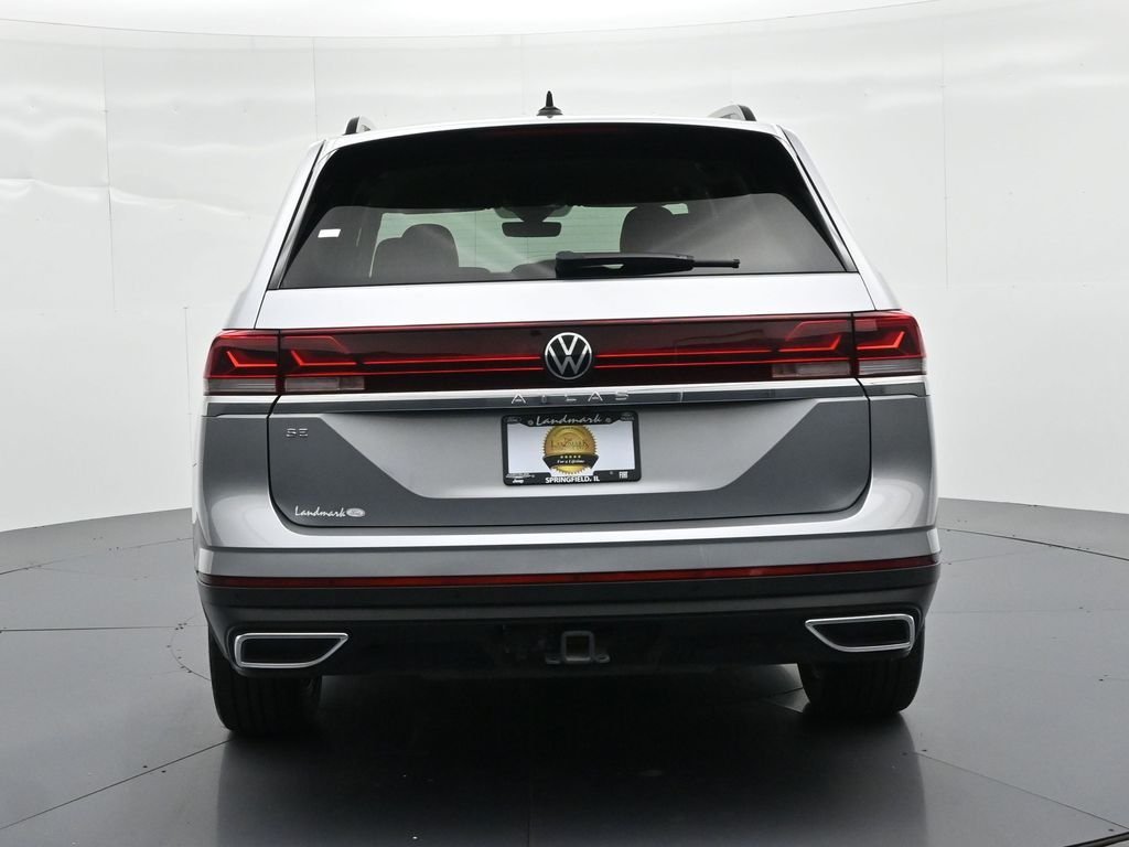 Used 2026  Volkswagen SE w/Technology image 7