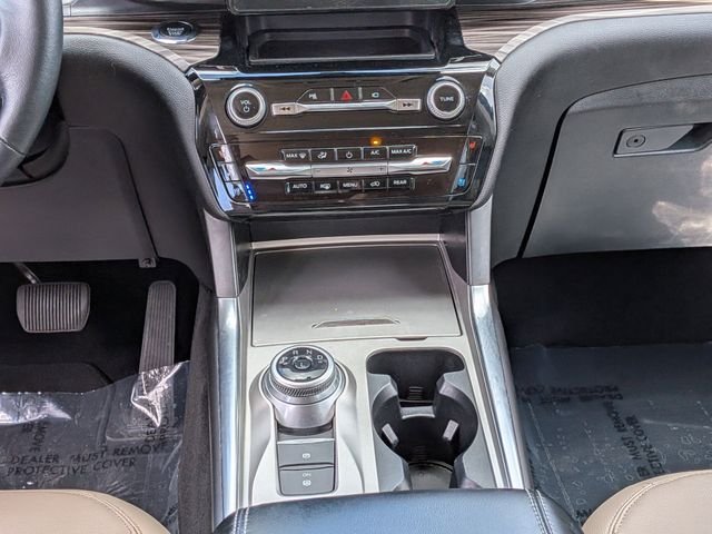 Used 2022 White Ford Limited image 22