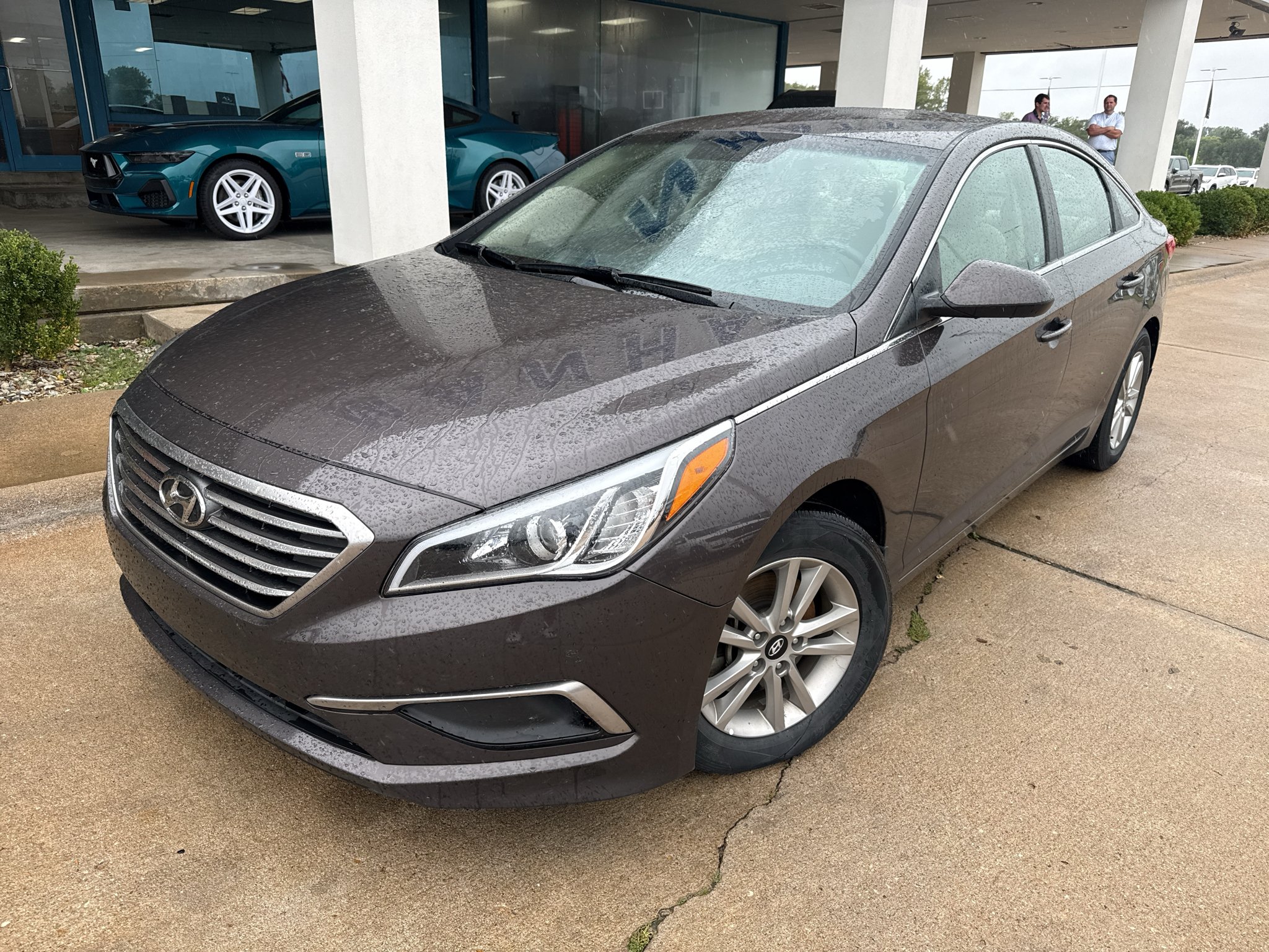 Used 2016 Dark Truffle Hyundai 2.4L SE image 2