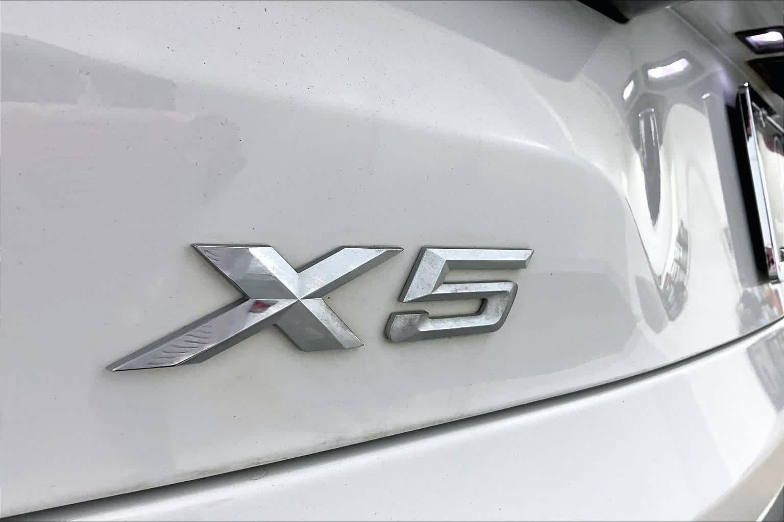 Used 2023 Alpine White BMW xDrive45e image 10