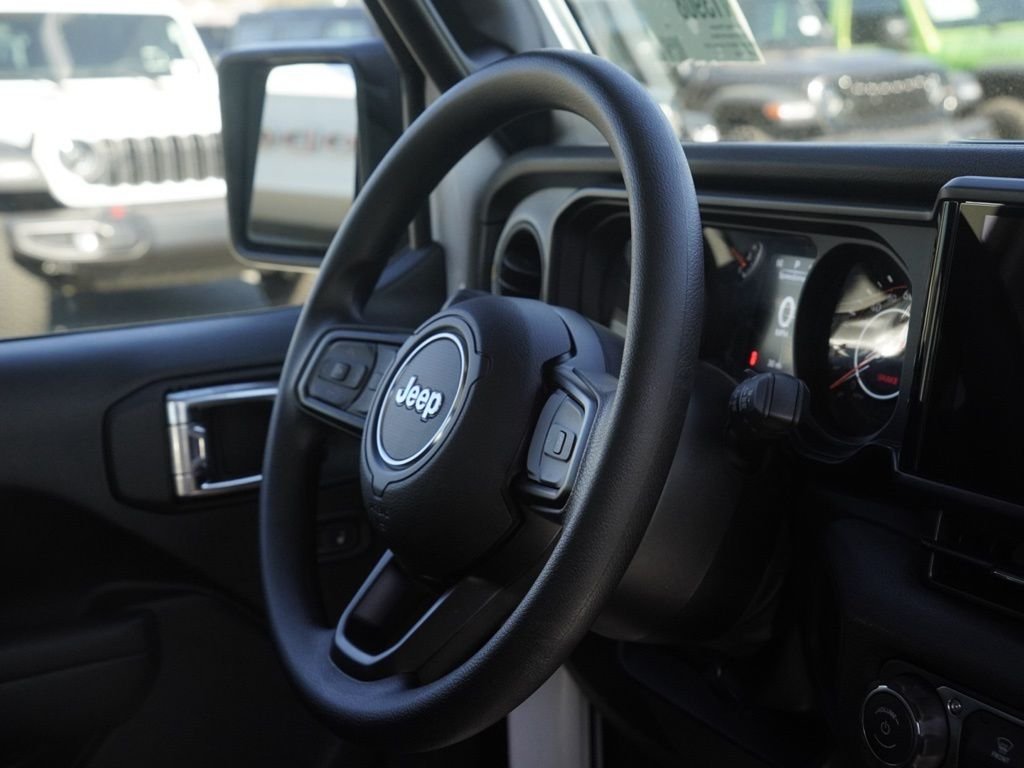 New 2026 Bright White Clear-Coat Exterior Paint Jeep Sport image 22