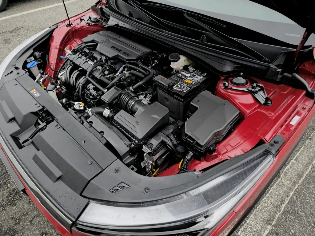 Used 2025 Red Kia LXS image 52