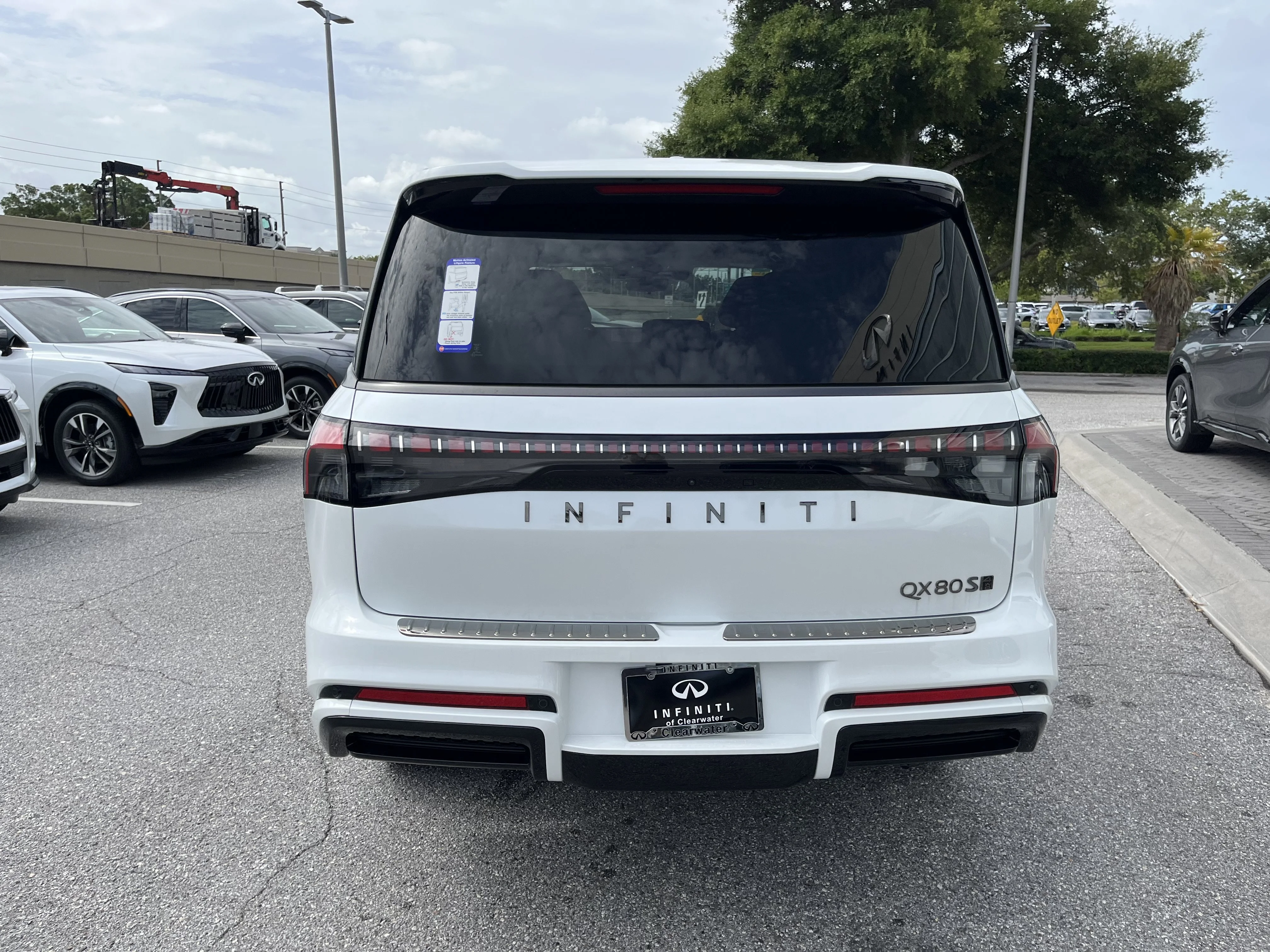 New 2027 Radiant White INFINITI SPORT image 4