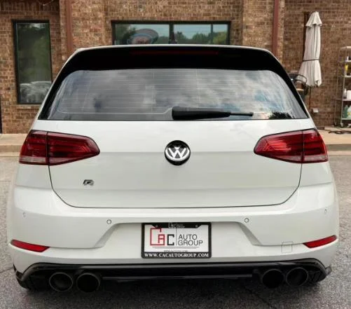 Used 2018 Oryx White Pearl Metallic Volkswagen 4Motion image 4