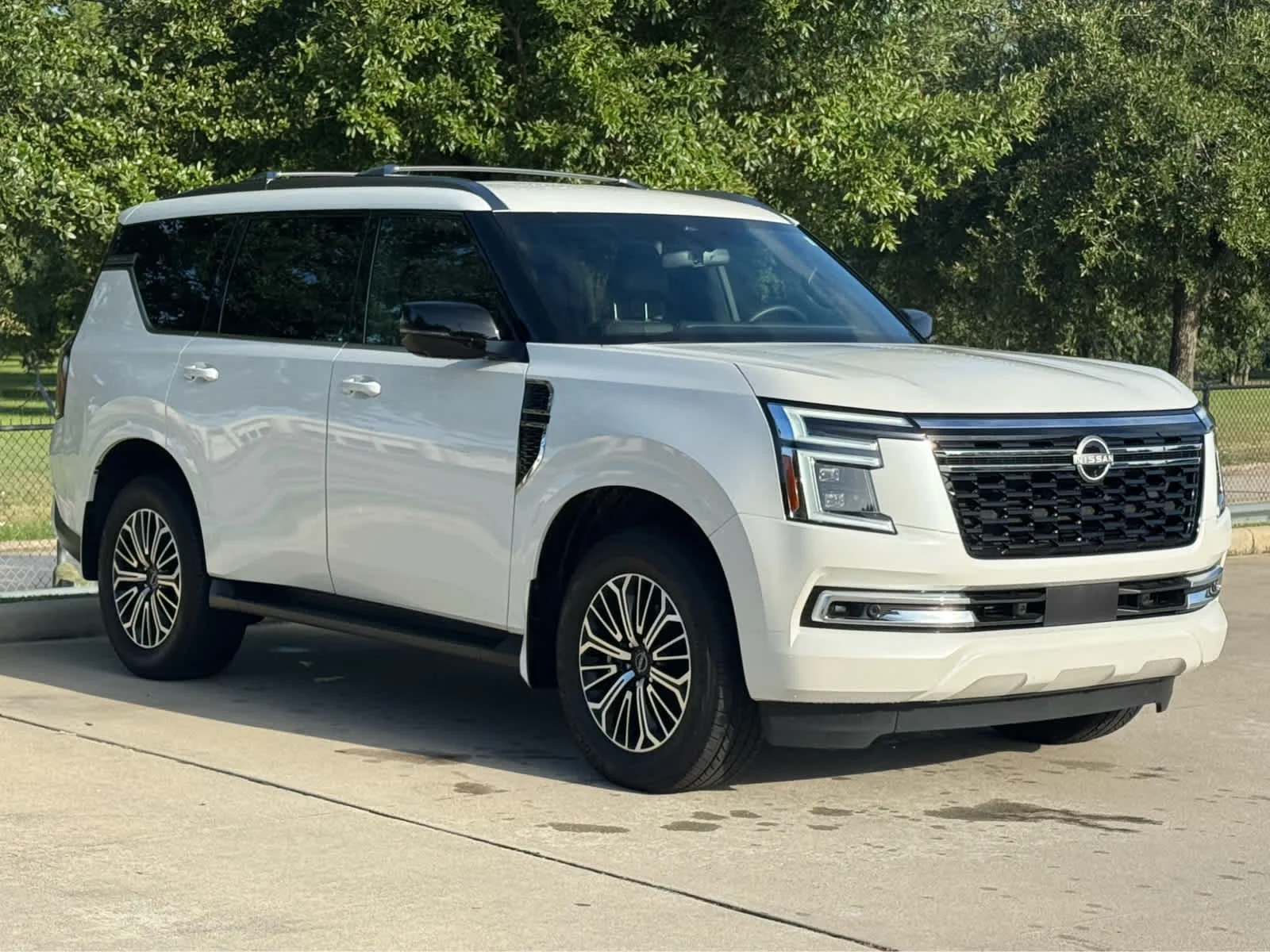 Used 2025 Aspen White Tricoat Nissan SL image 4