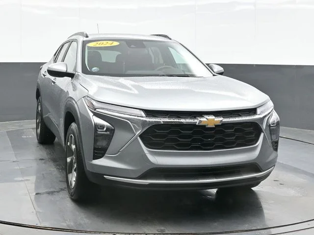 Used 2024 Gray Chevrolet LT image 6