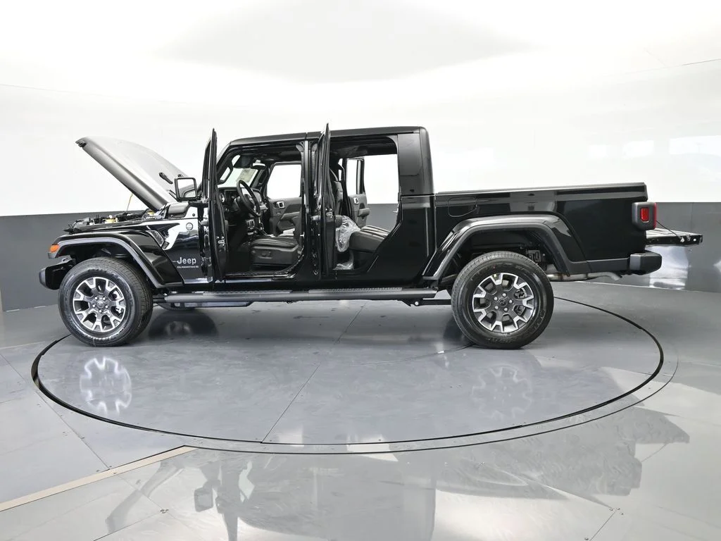 New 2026 Black Clear-Coat Exterior Paint Jeep Sahara image 68