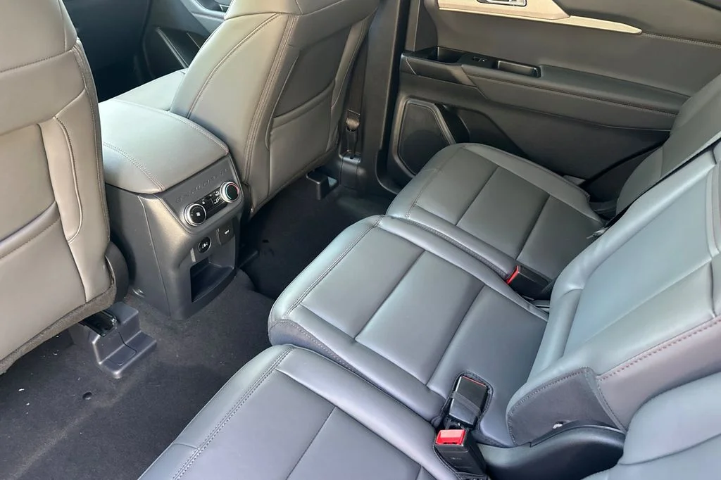 New 2026 Oxford White Ford Active image 12