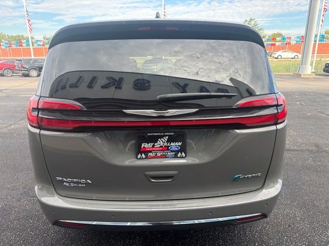 Certified Used 2023 Gray Clearcoat Chrysler Touring L image 4