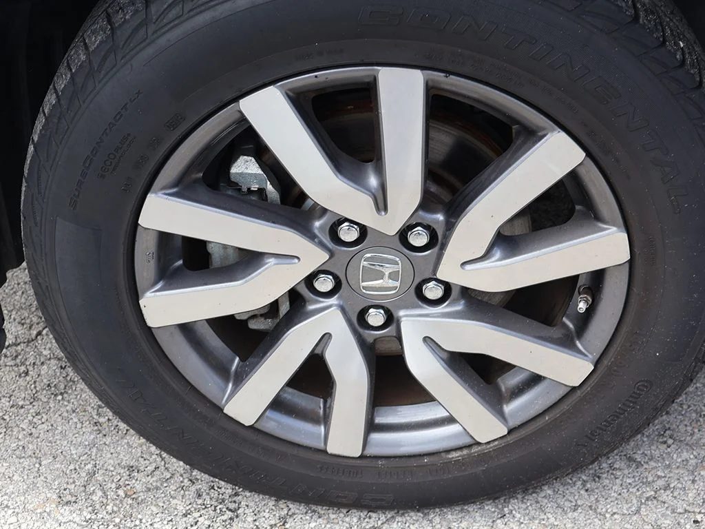 Used 2021 Silver Honda EX image 21