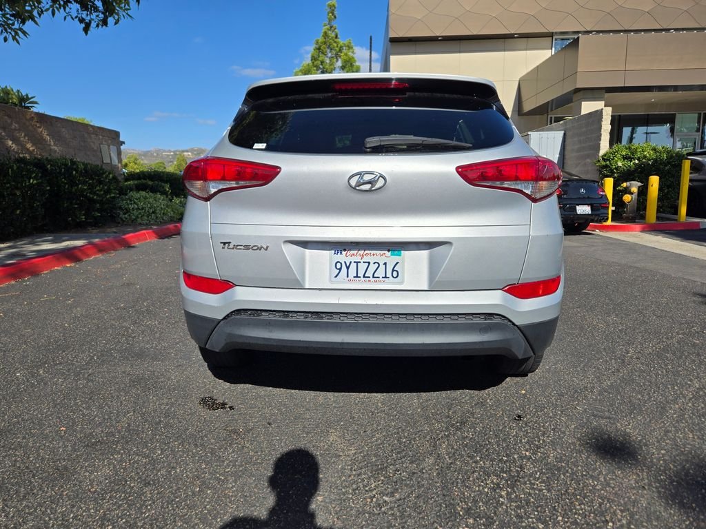 Used 2017 Silver Hyundai SE image 6