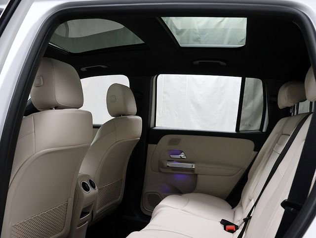 New 2026 Polar White Mercedes-Benz GLB 250 image 41
