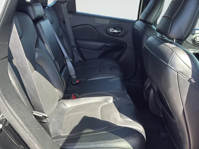 Used 2023 Black Jeep Altitude image 10