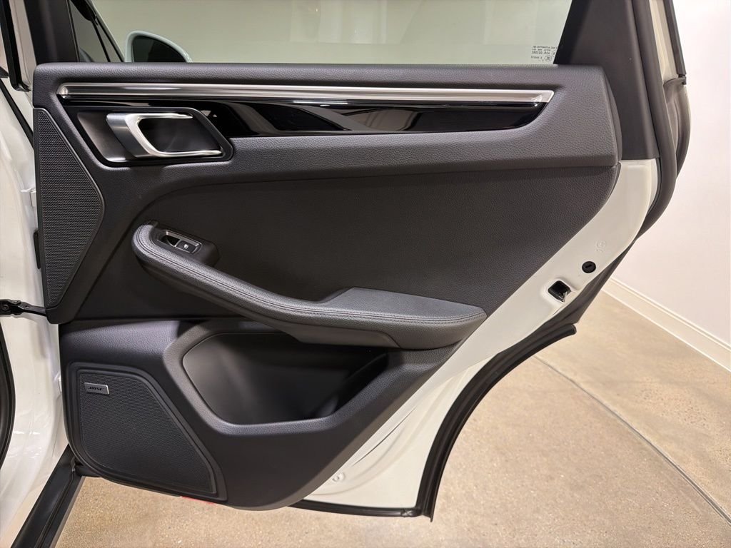 Used 2021 White Porsche Base image 26