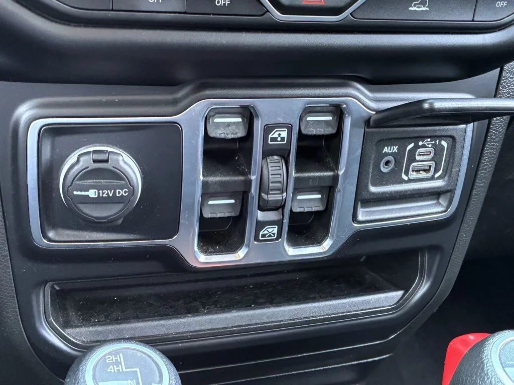 Used 2022 Black Jeep Unlimited Sport Altitude image 26