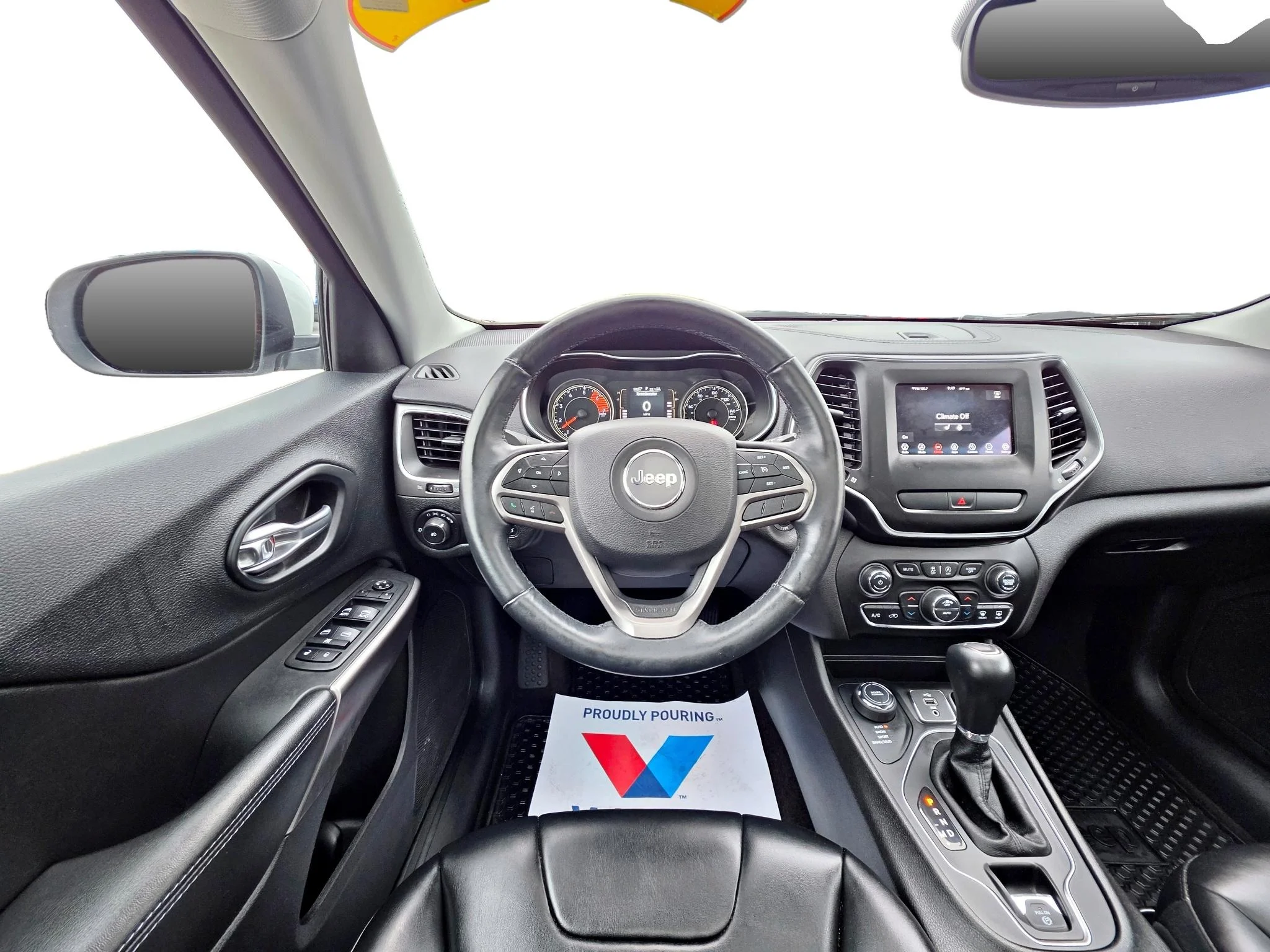 Used 2019 Bright White Clearcoat Jeep Latitude Plus image 11