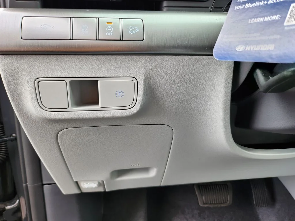New 2026 Gray Hyundai SE image 28