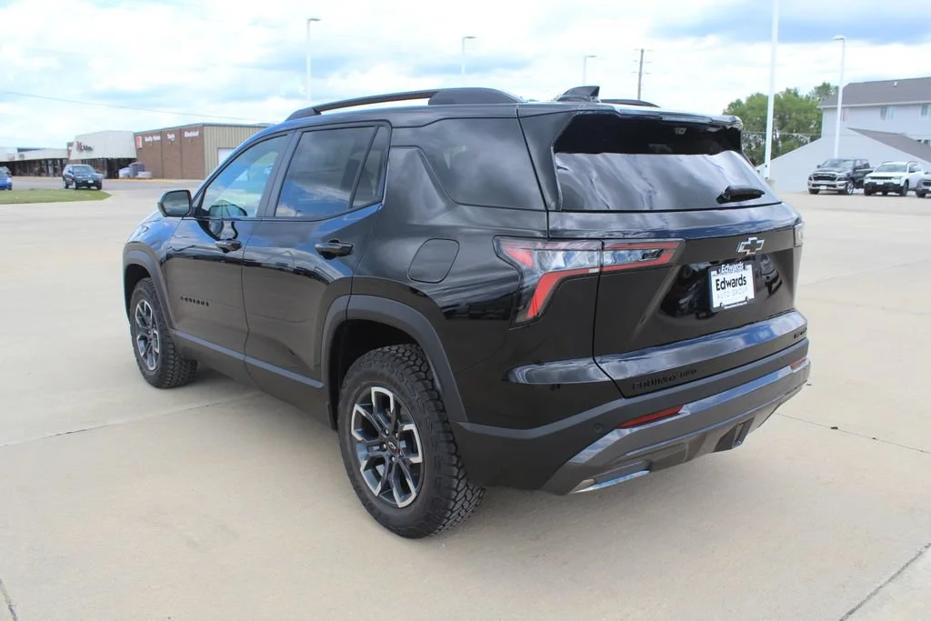 New 2026 Mosaic Black Metallic Chevrolet ACTIV image 5