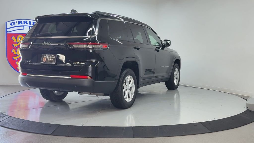 Used 2023 Diamond Black Jeep Limited image 5