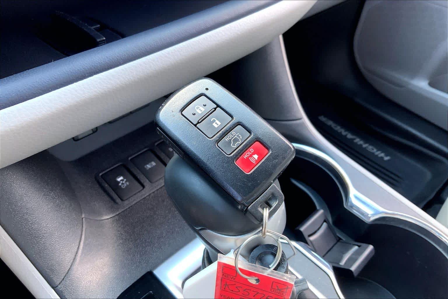 Used 2019 Celestial Silver Metallic Toyota XLE image 15