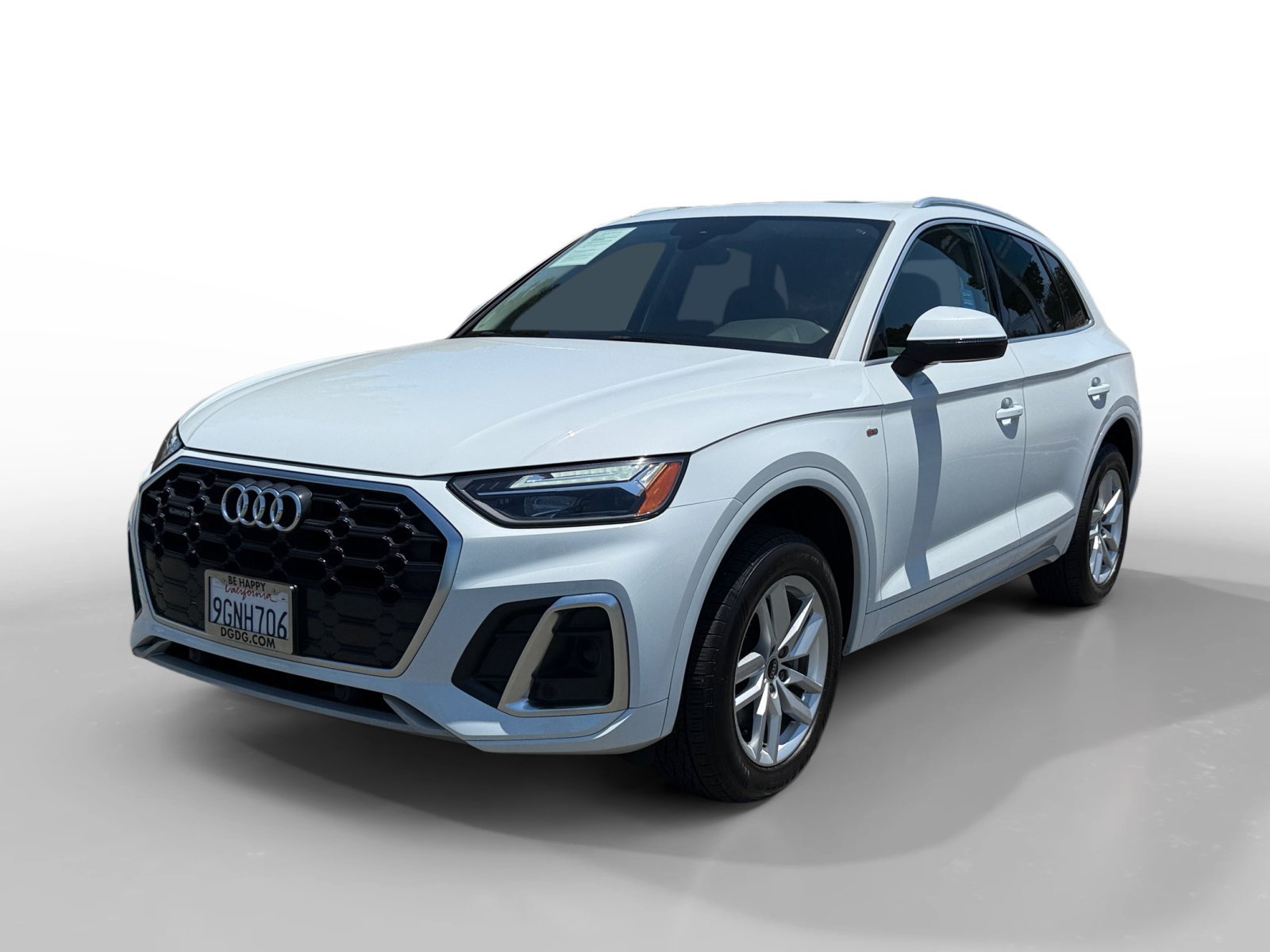 Used 2023 Glacier White Audi 45 S line Premium image 1