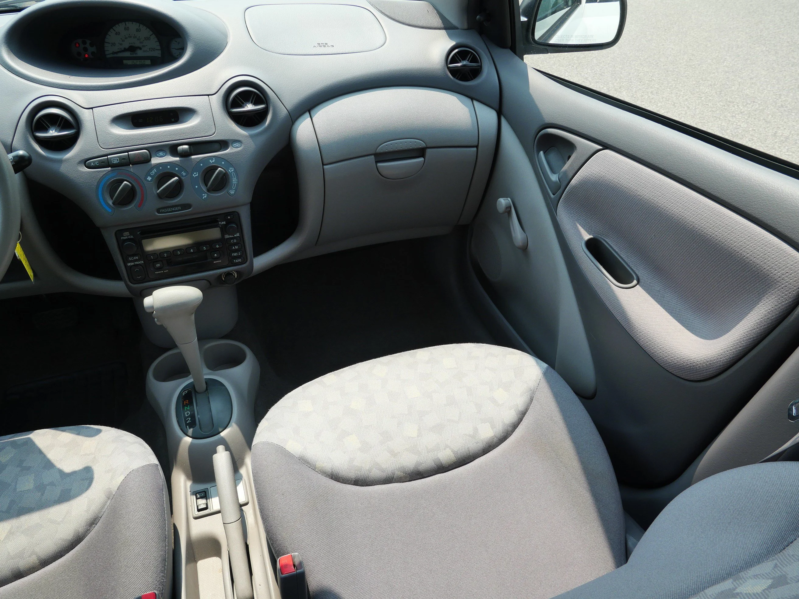 Used 2002 Polar White Toyota  image 11