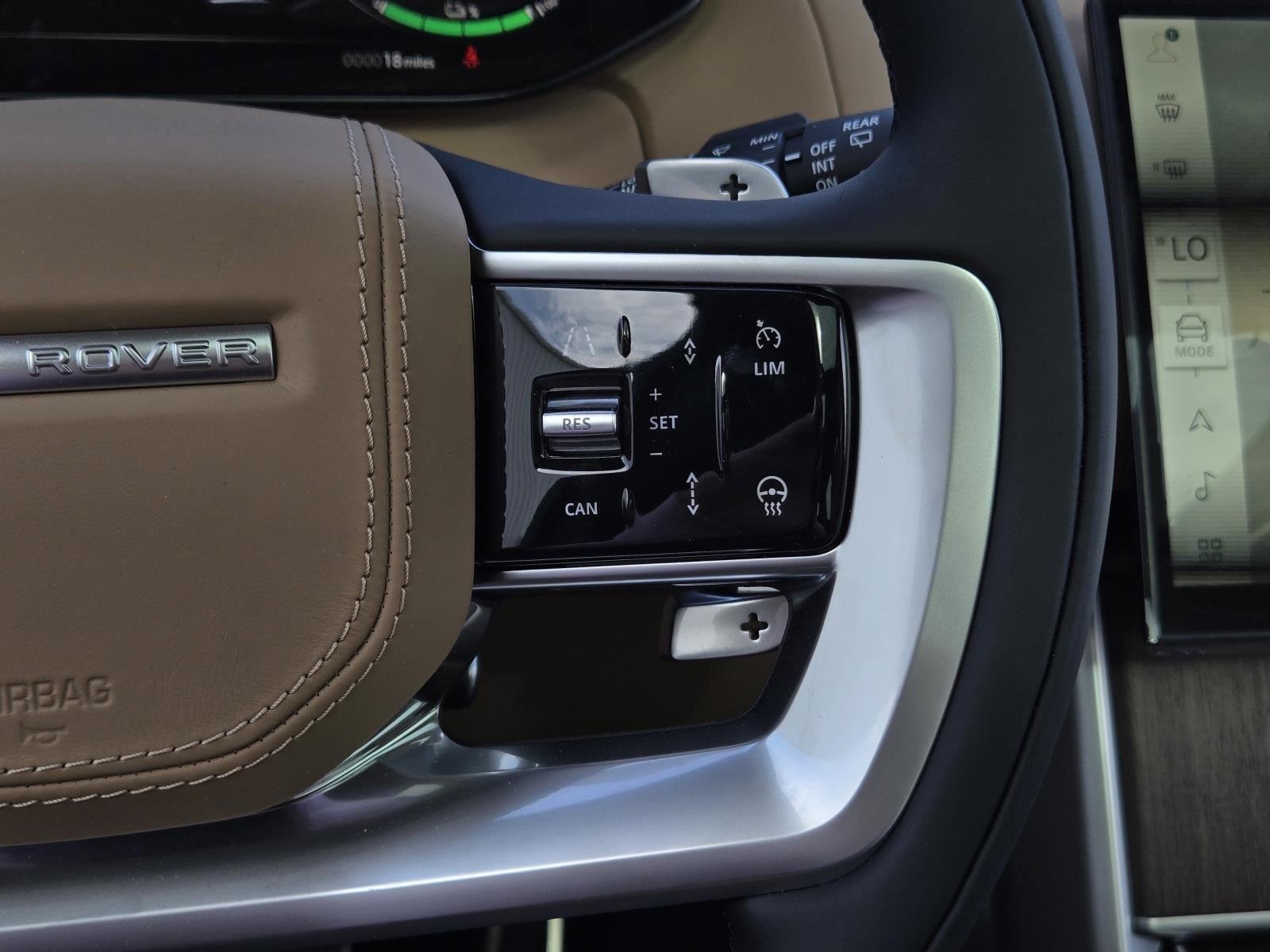 New 2026 Batumi Gold LAND ROVER SE PHEV image 18