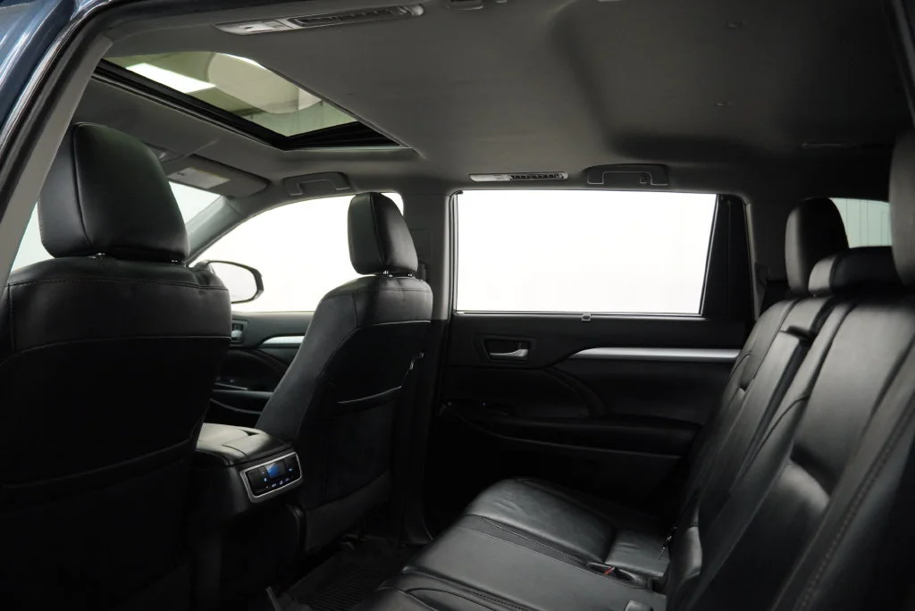 Used 2019 Blue Toyota XLE image 5