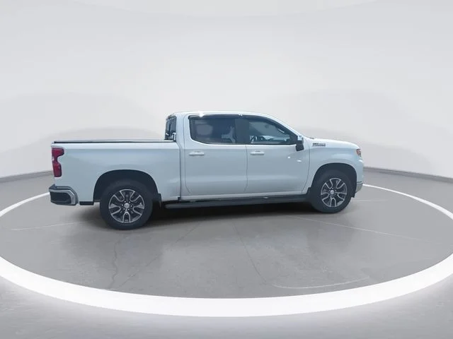 Used 2024 White Chevrolet LT image 9