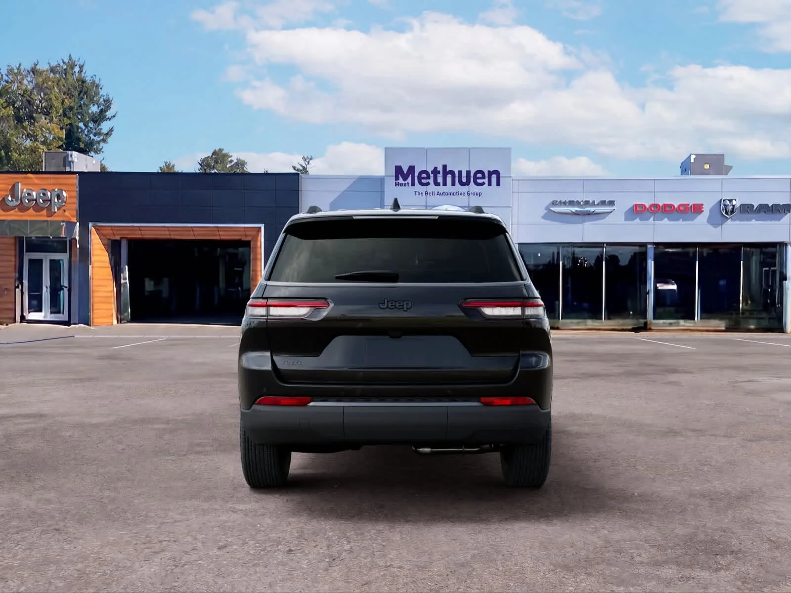 New 2026 Diamond Black Crystal Pearlcoat Jeep Laredo Altitude image 7