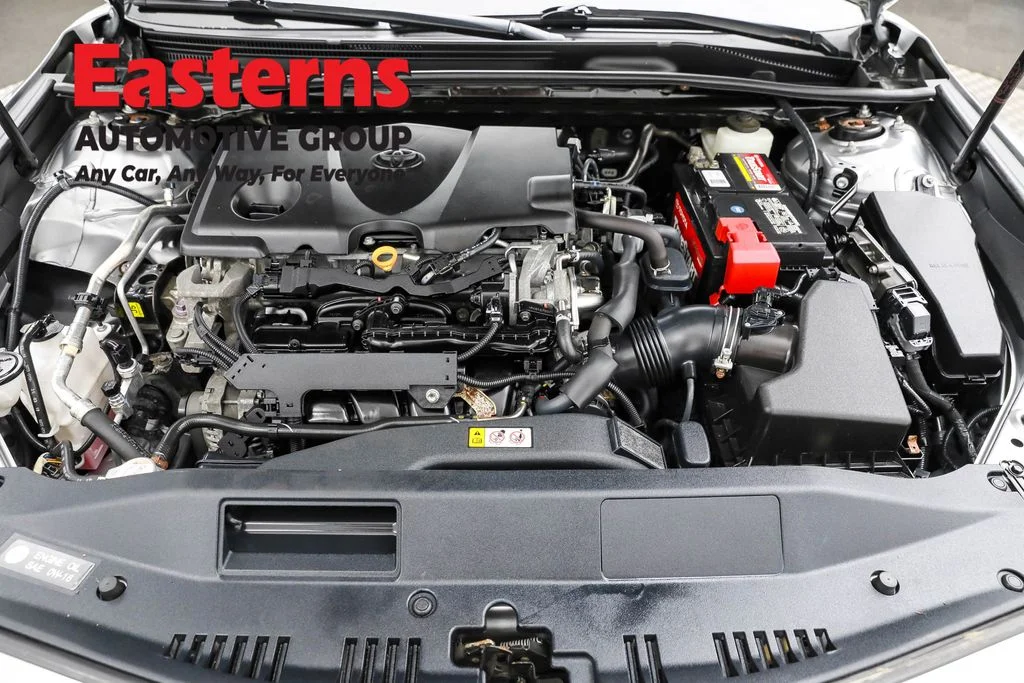 Used 2019 Silver Toyota XLE image 7