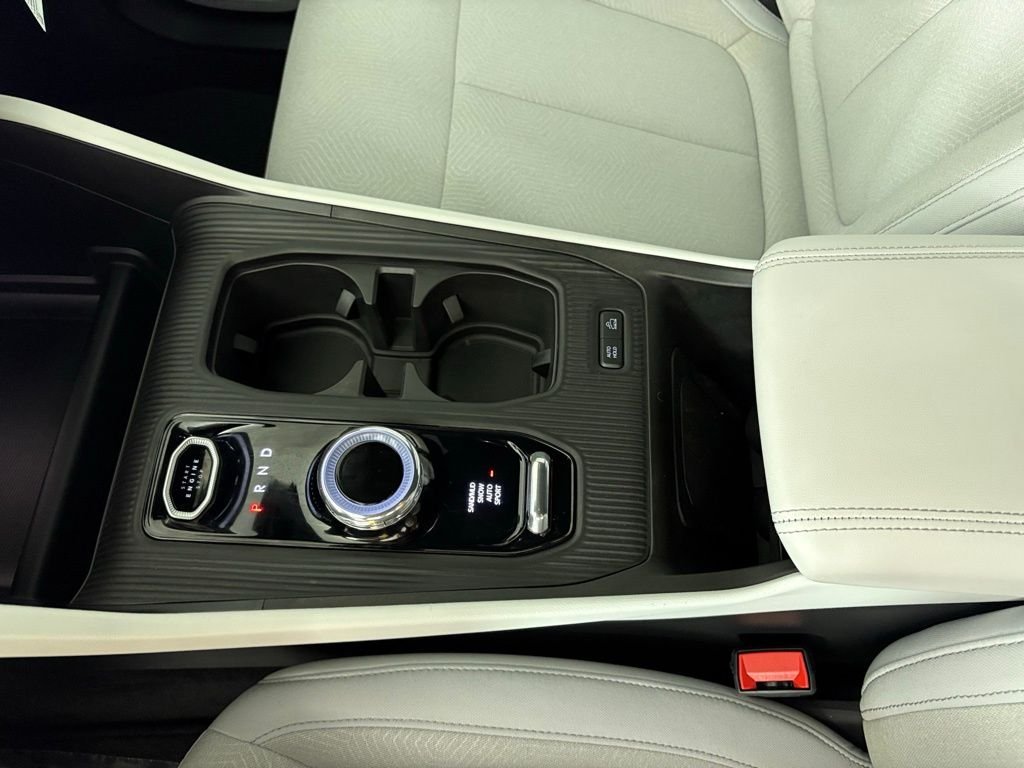 New 2026 Bright White Clearcoat Jeep Laredo image 30