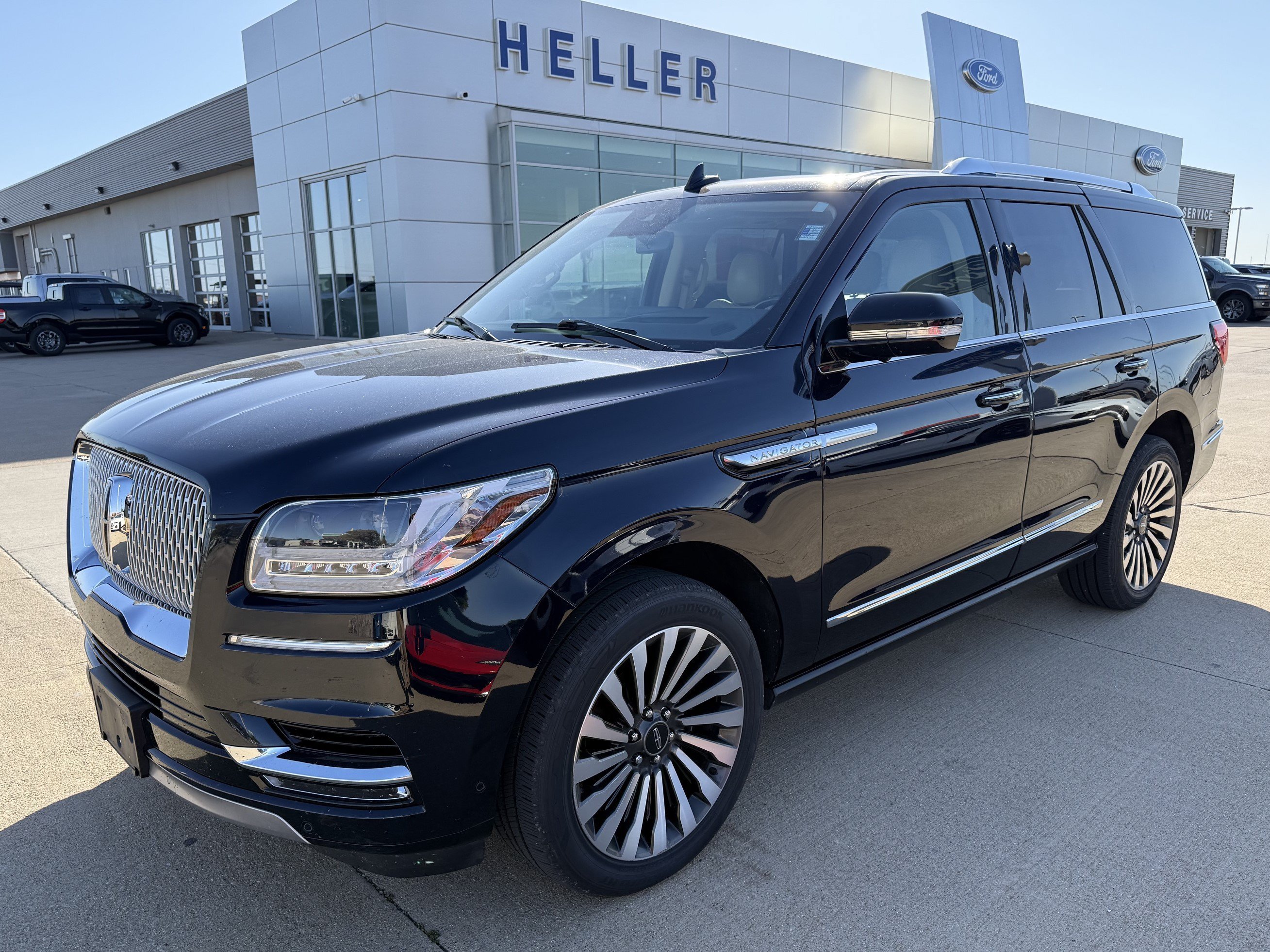 Used 2021 Navy Lincoln Reserve image 3