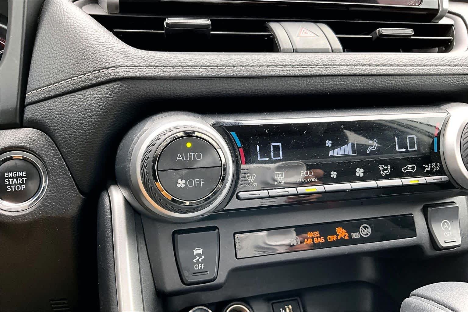 Used 2025 Ice Cap Toyota XLE image 35
