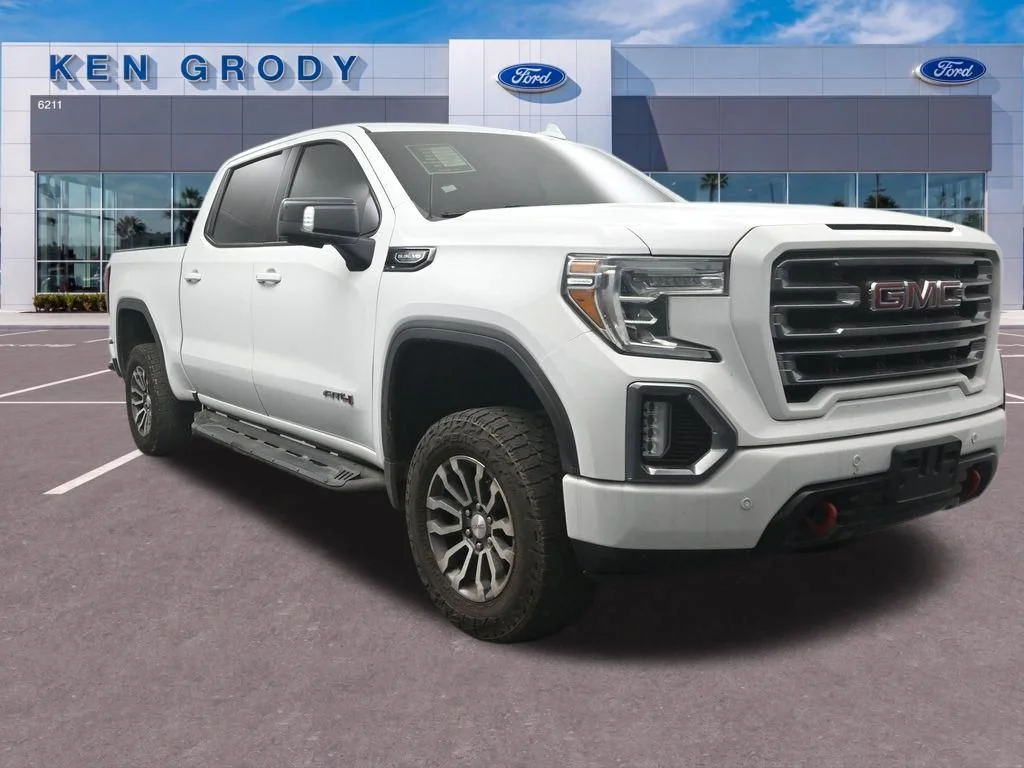 Used 2020 White GMC AT4 image 20