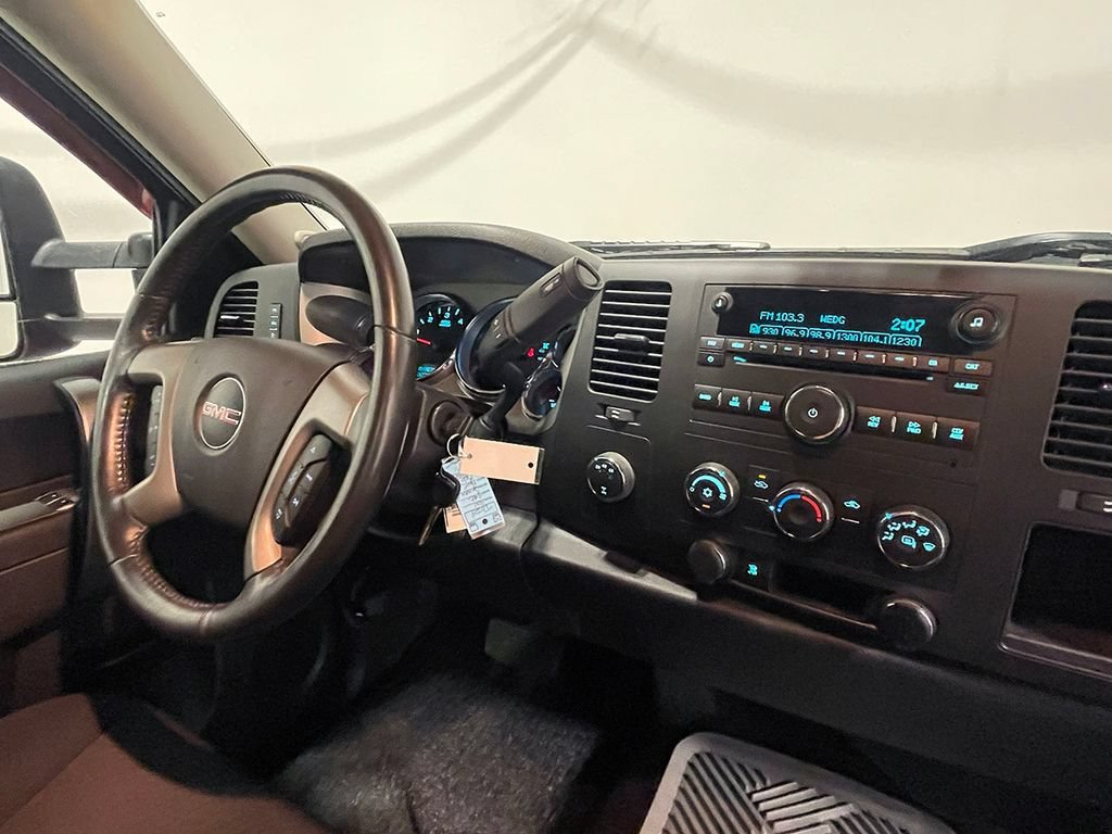 Used 2011 FIRE RED GMC SLE image 51