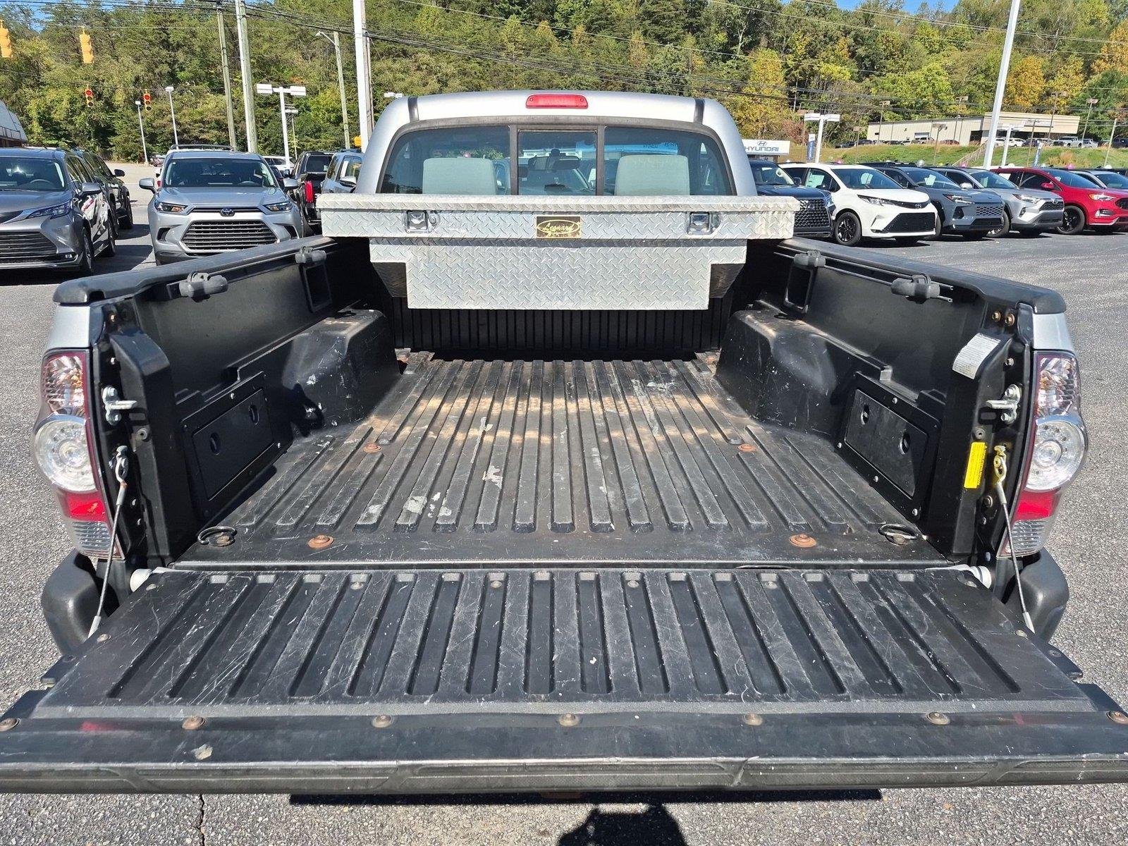 Used 2011  TOYOTA REGCAB image 26
