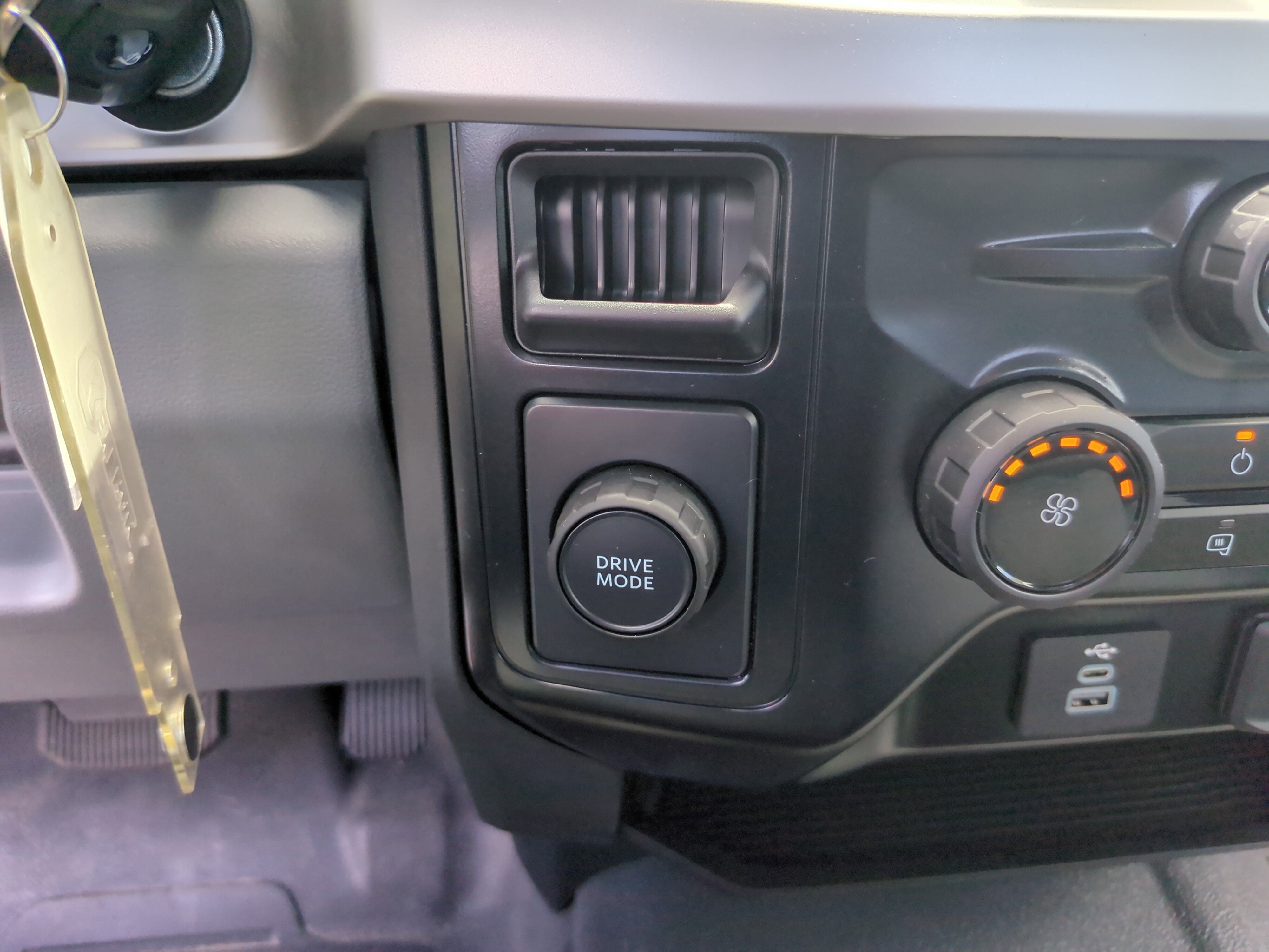 2025 Ford F-450 Super Duty Chassis Cab XL - Photo 23