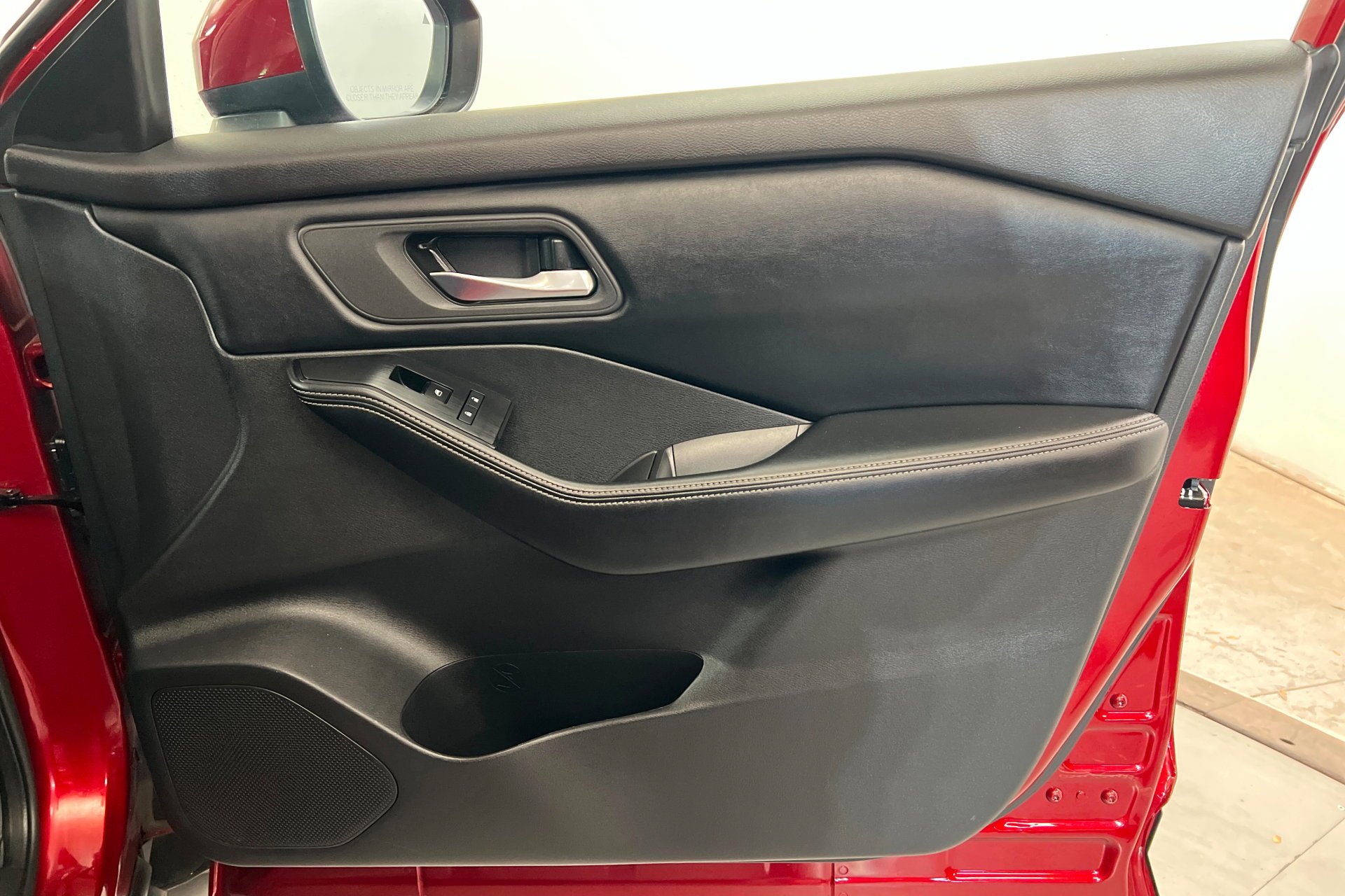 2024 Nissan Rogue SV - Photo 24