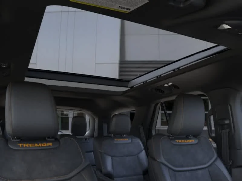 New 2026 Star White Met Tri-Coat Ford Tremor image 22