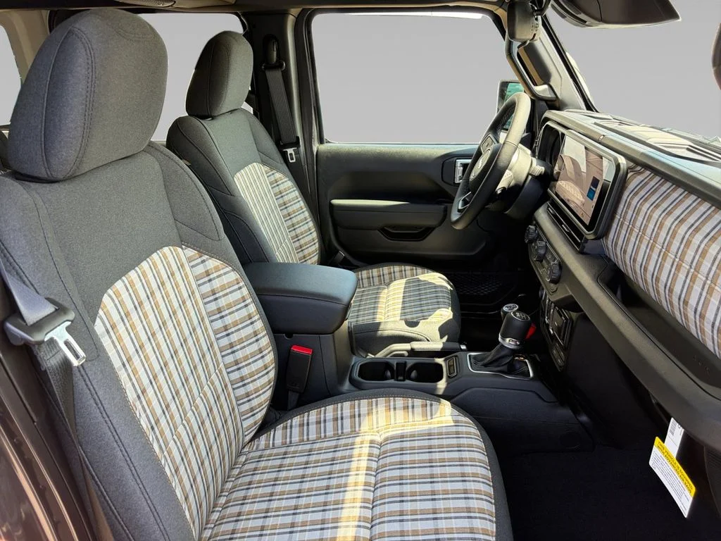 New 2026 Granite Crystal Metallic Clear-Coat Exterior Paint Jeep 85th Anniversary Edition image 17