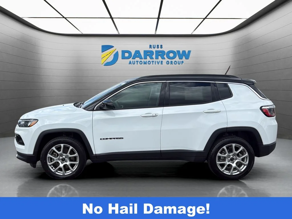 Used 2025 White Jeep Limited image 2