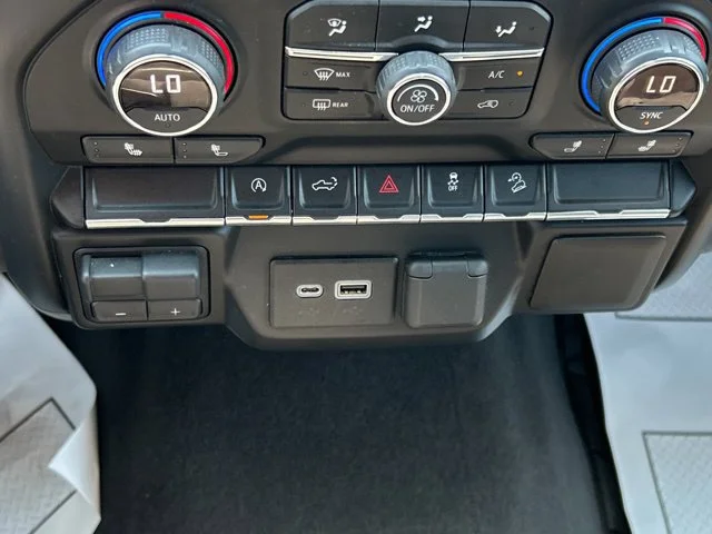 2019 Chevrolet Silverado 1500 RST - Photo 40