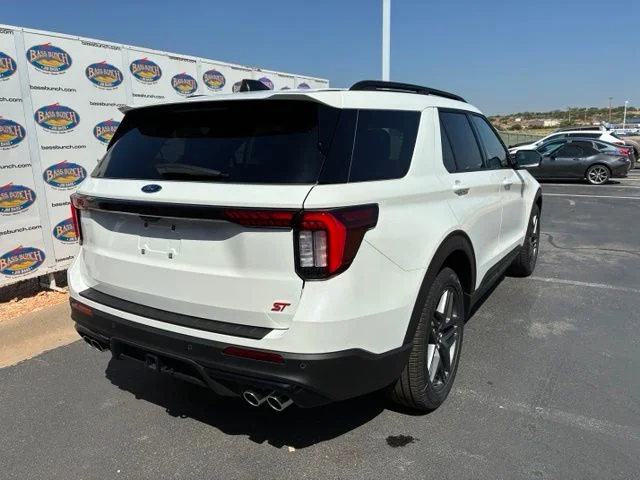 New 2026 Star White Metallic Tri-Coat Ford ST image 4
