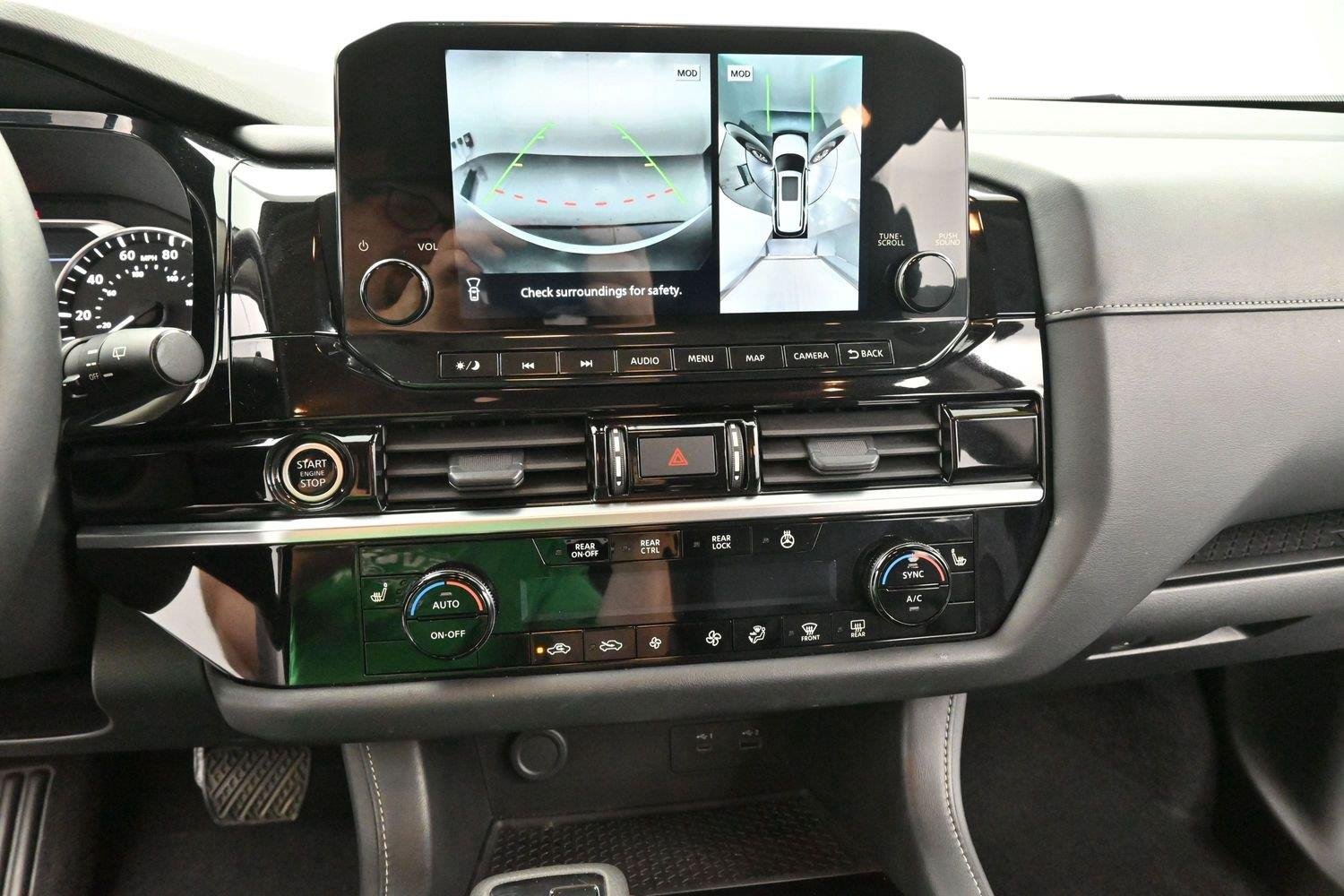 Used 2022 Green Nissan SL image 22