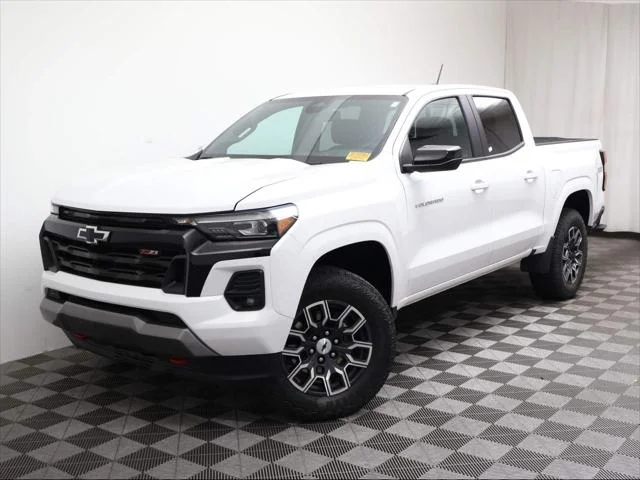 Used 2023 Summit White Chevrolet Z71 image 1