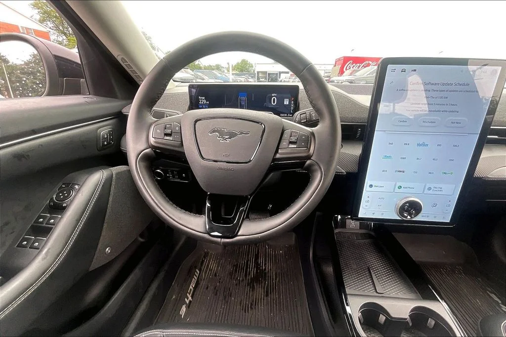 Used 2024 Green Ford Premium image 4