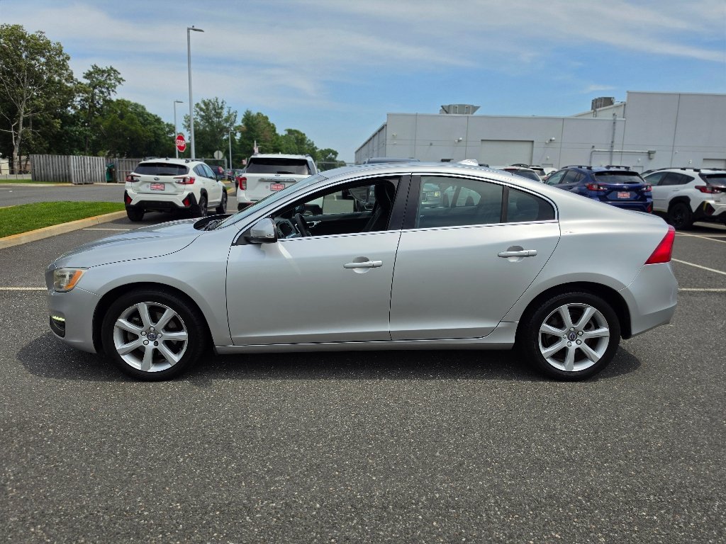 Used 2016 Silver Volvo T5 Drive-E Premier image 16